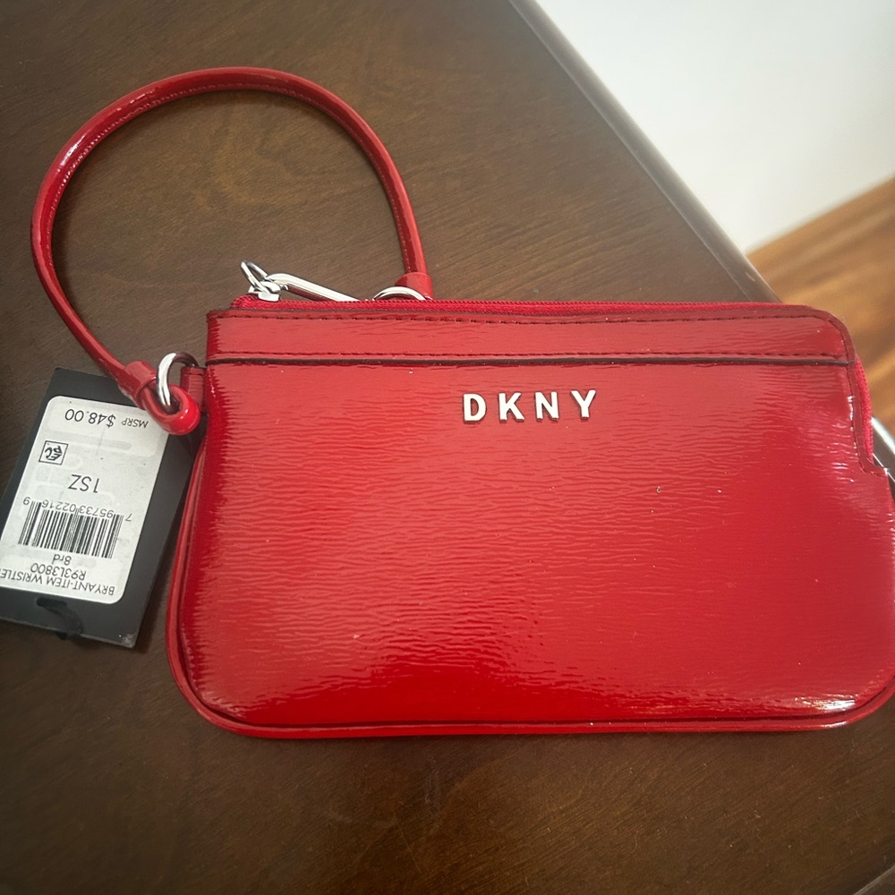 Woman DKNY Wristlet